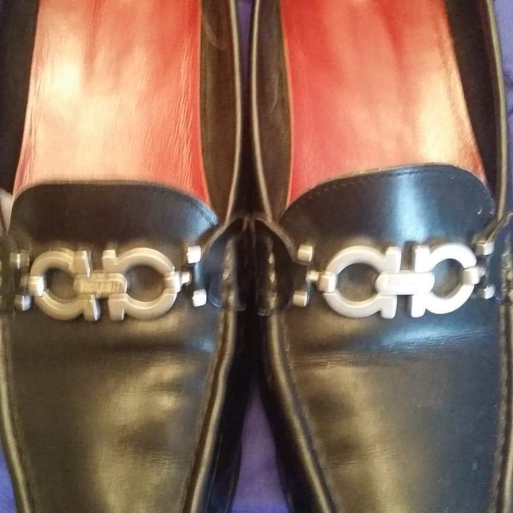 Black Ferragamo Gancini Buckle Drivers Shoe 8 1/2B